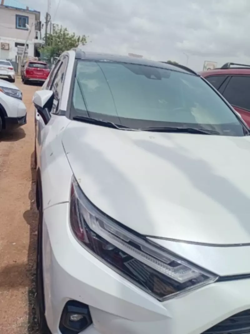 Toyota RAV 4   - 2023