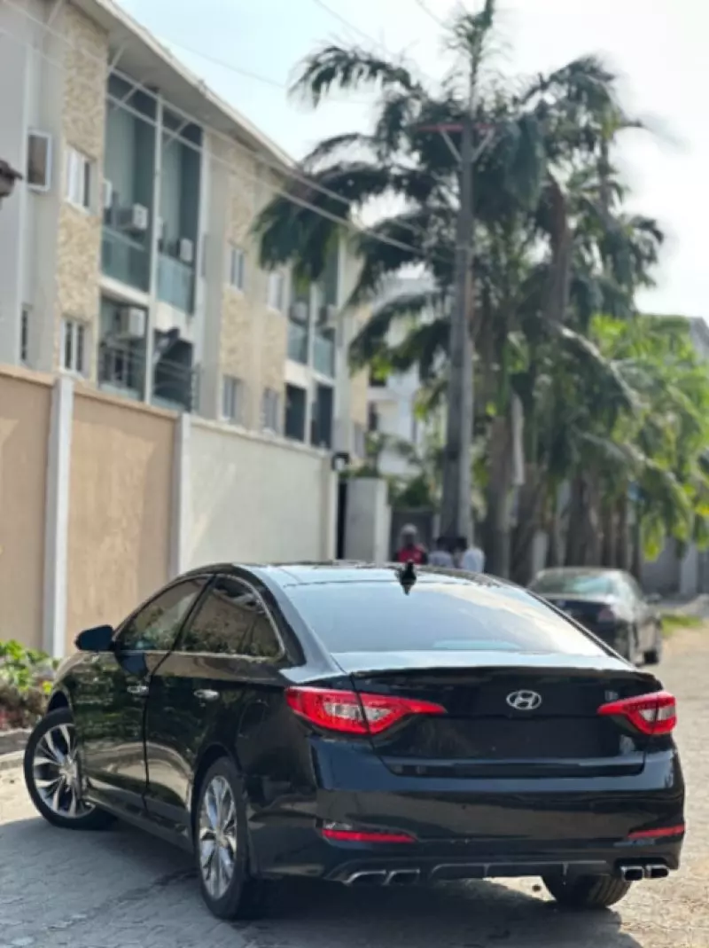 Hyundai Sonata   - 2015