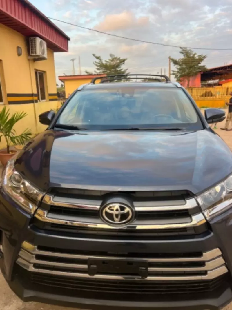 TOYOTA Highlander   - 2017