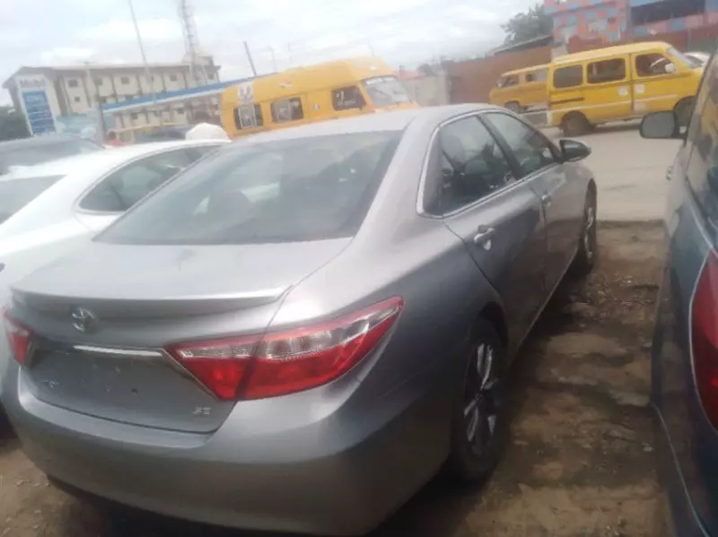 TOYOTA Camry - 2016