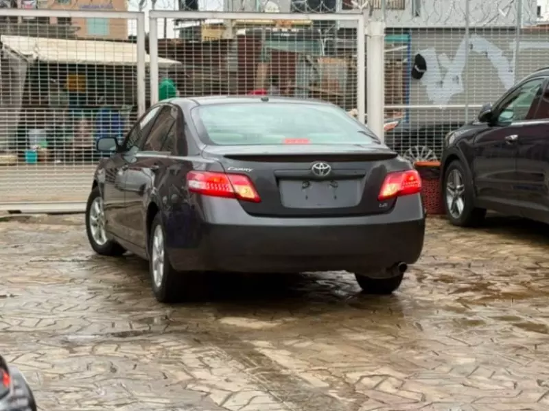 TOYOTA Camry   - 2010