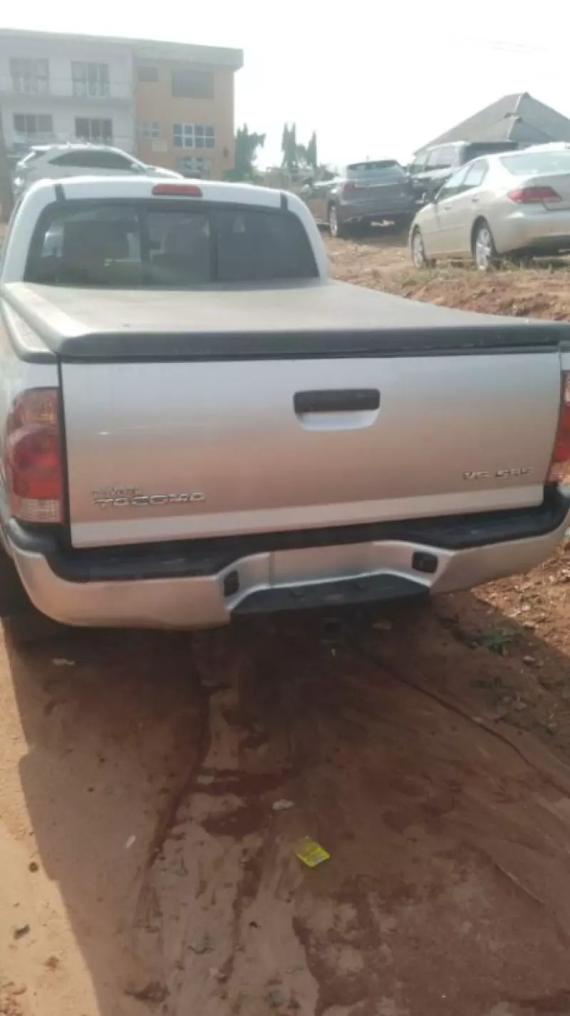 Toyota Tacoma   - 2008