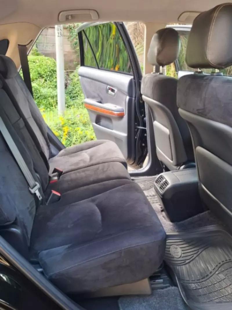 Toyota Harrier   - 2012