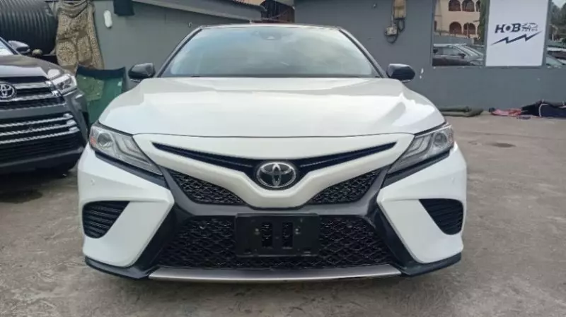 Toyota Camry   - 2018