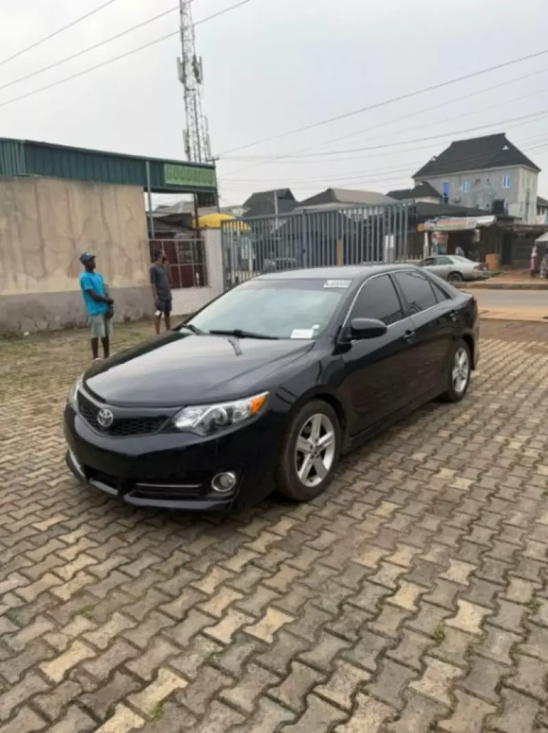 TOYOTA Camry   - 2013