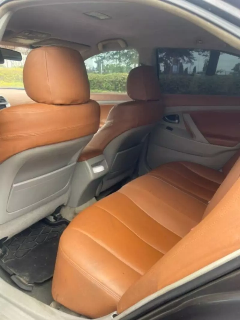 Toyota Camry   - 2009