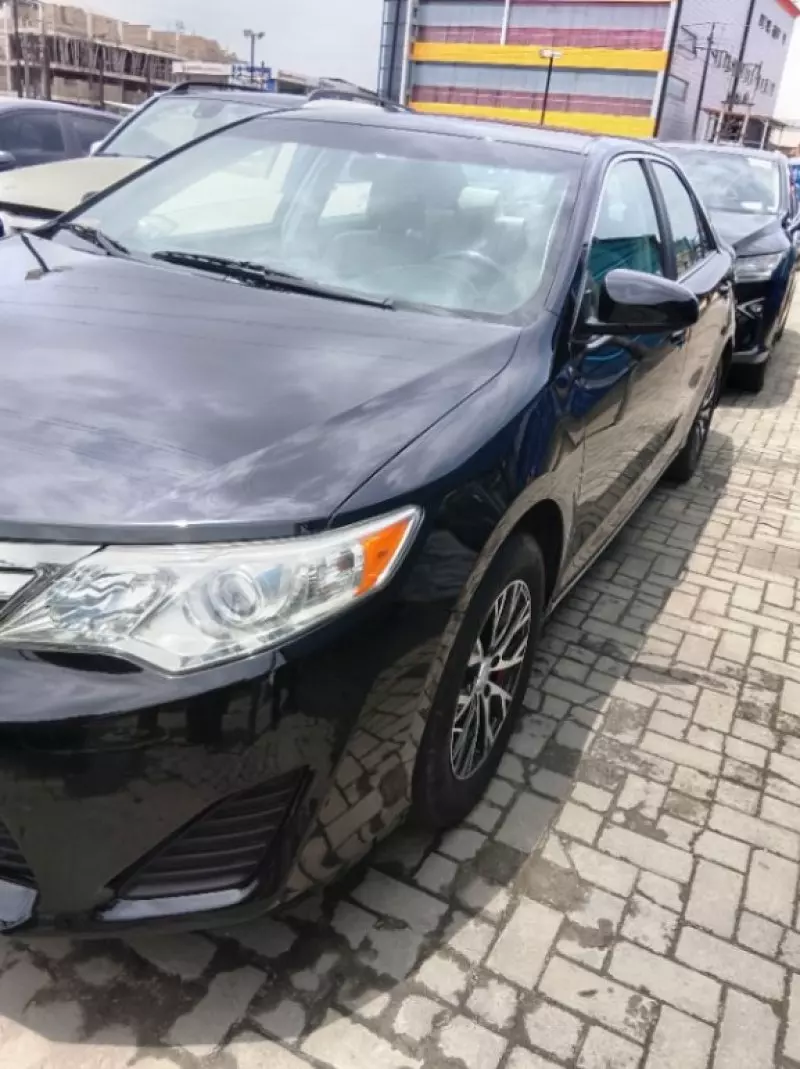 Toyota Camry   - 2012