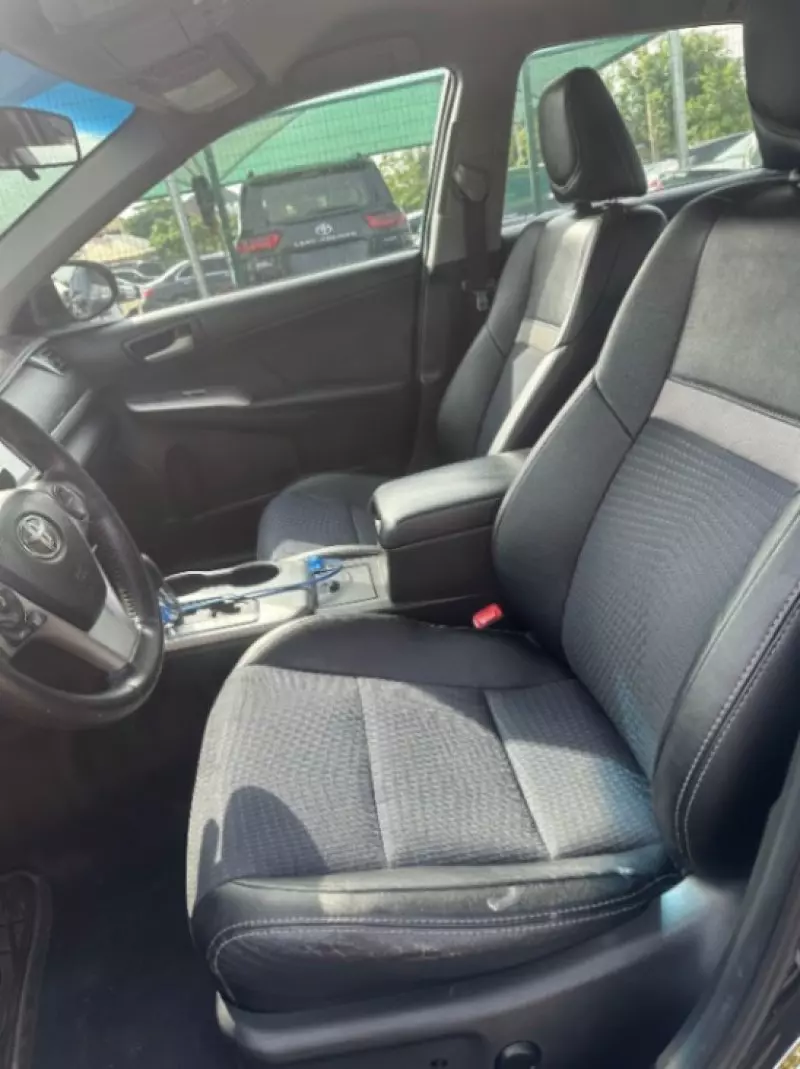 Toyota Camry   - 2012