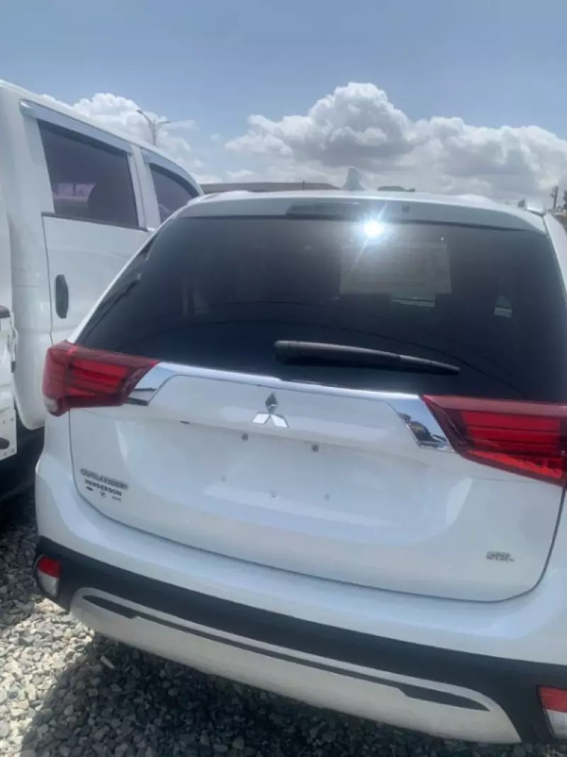 Mitsubishi Outlander - 2020