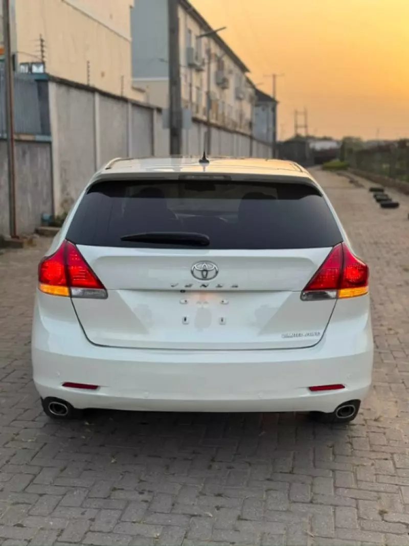 Toyota Venza   - 2016