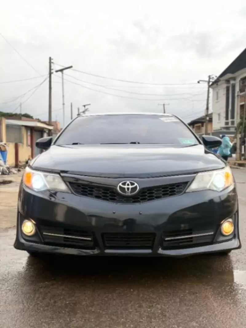 TOYOTA Camry   - 2012
