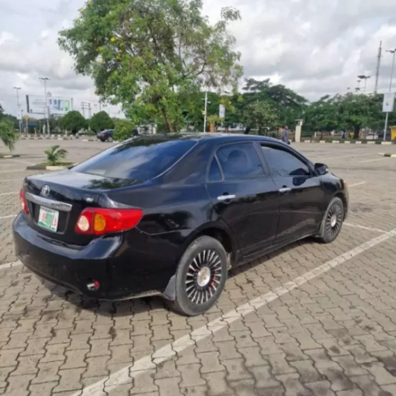 TOYOTA Corolla   - 2009