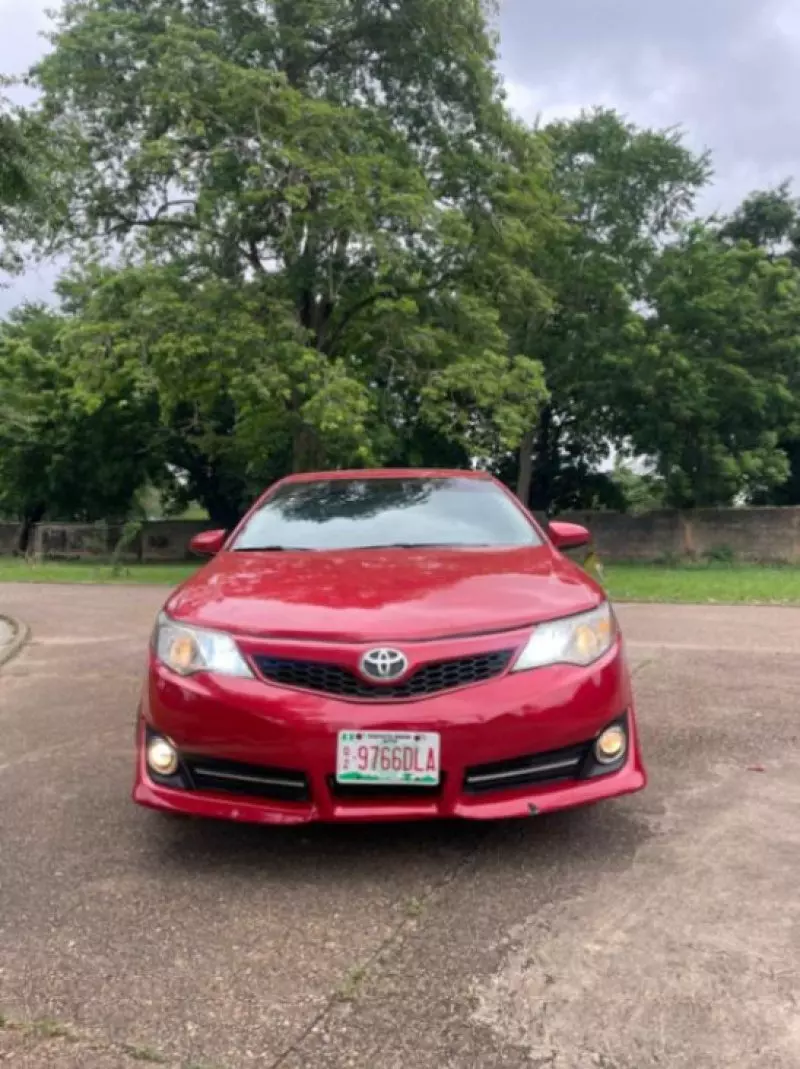 Toyota Camry   - 2013