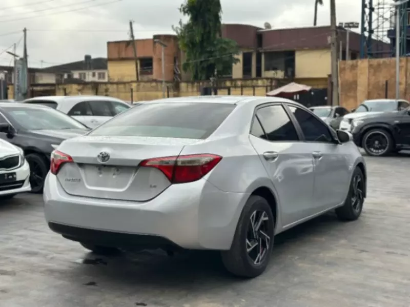 Toyota Corolla   - 2014