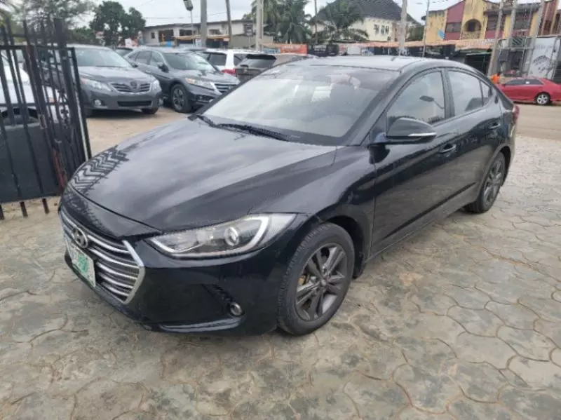 Hyundai Elantra   - 2018