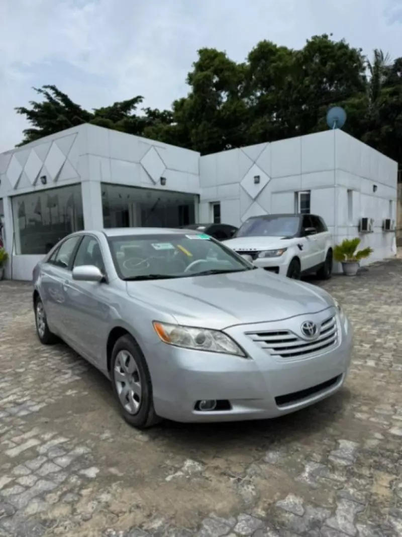 Toyota Camry - 2007