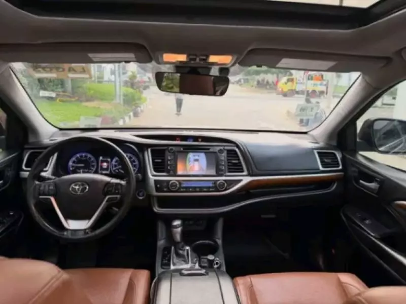 Toyota Highlander   - 2019