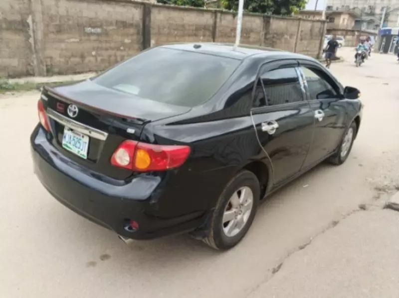 TOYOTA Corolla - 2009