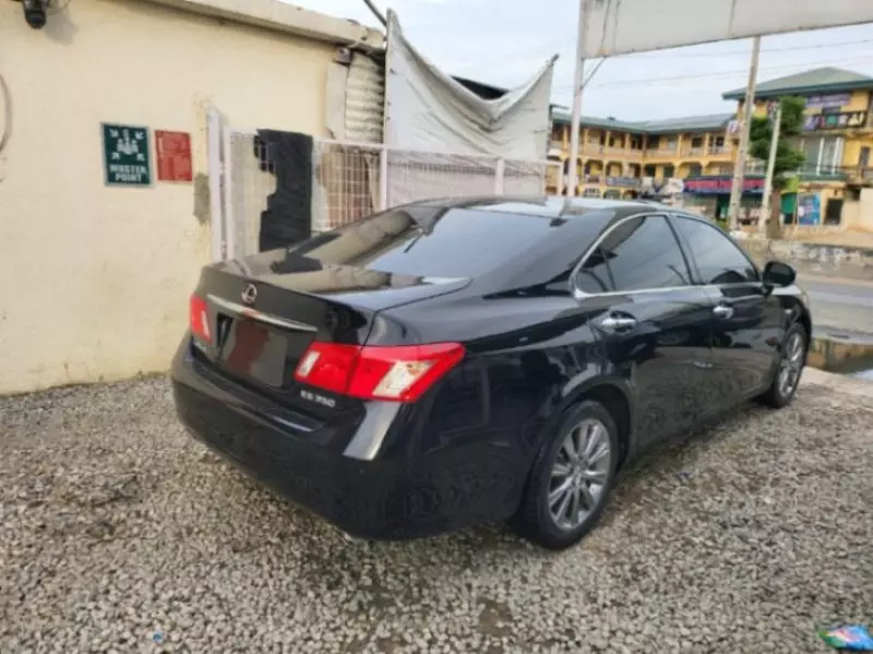 Lexus ES   - 2009