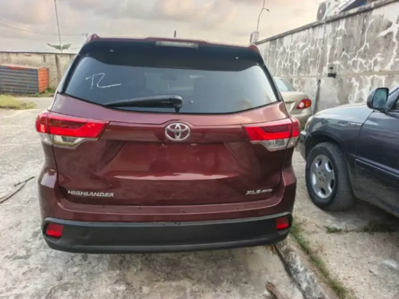 Toyota Highlander   - 2017