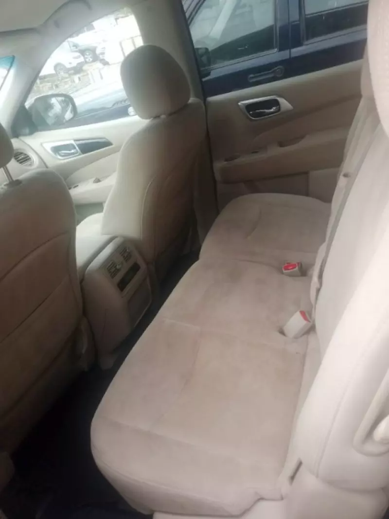 Nissan Pathfinder   - 2016
