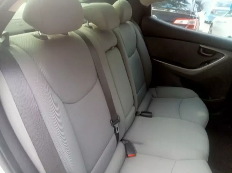Hyundai Elantra - 2013
