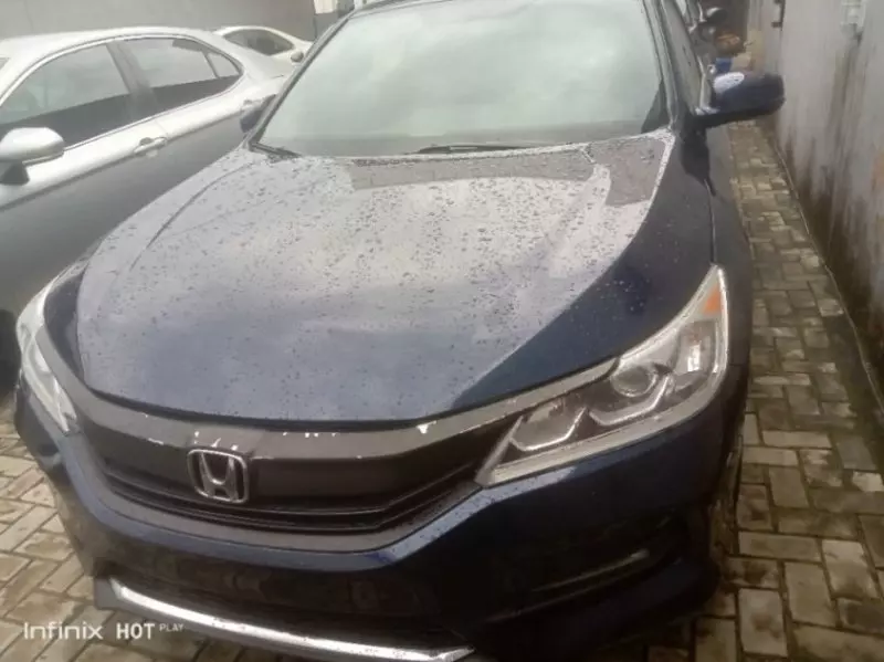 Honda Accord   - 2017