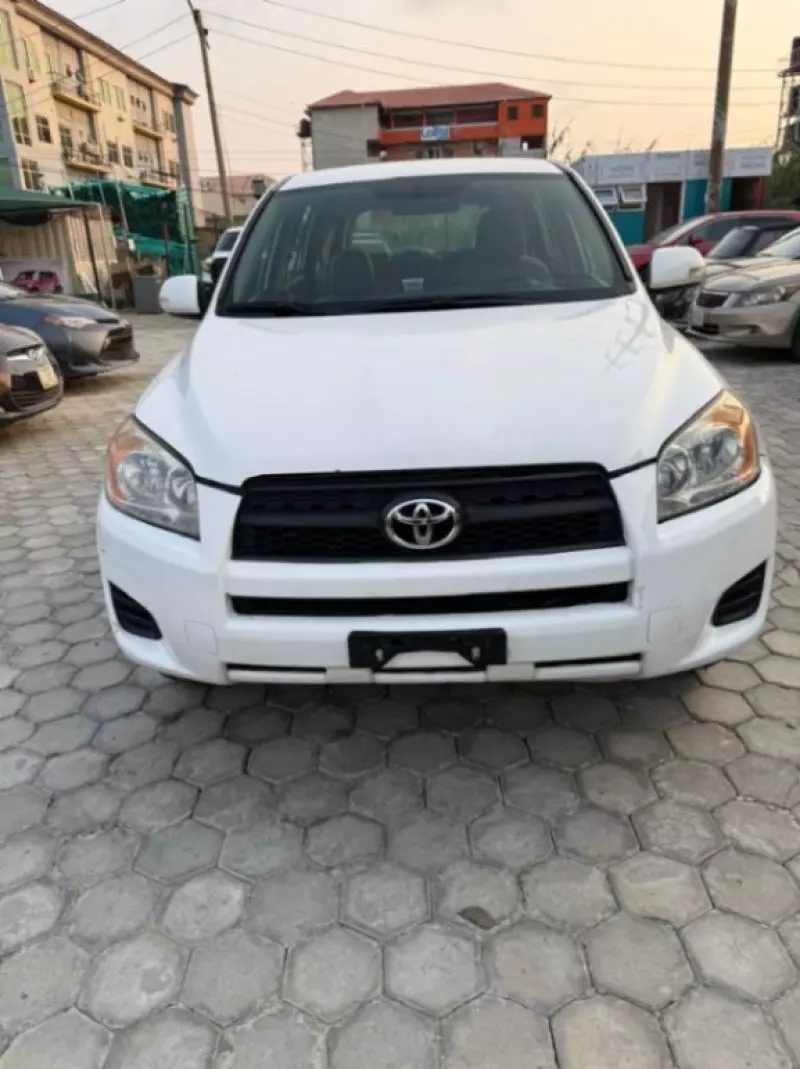 Toyota RAV 4   - 2010