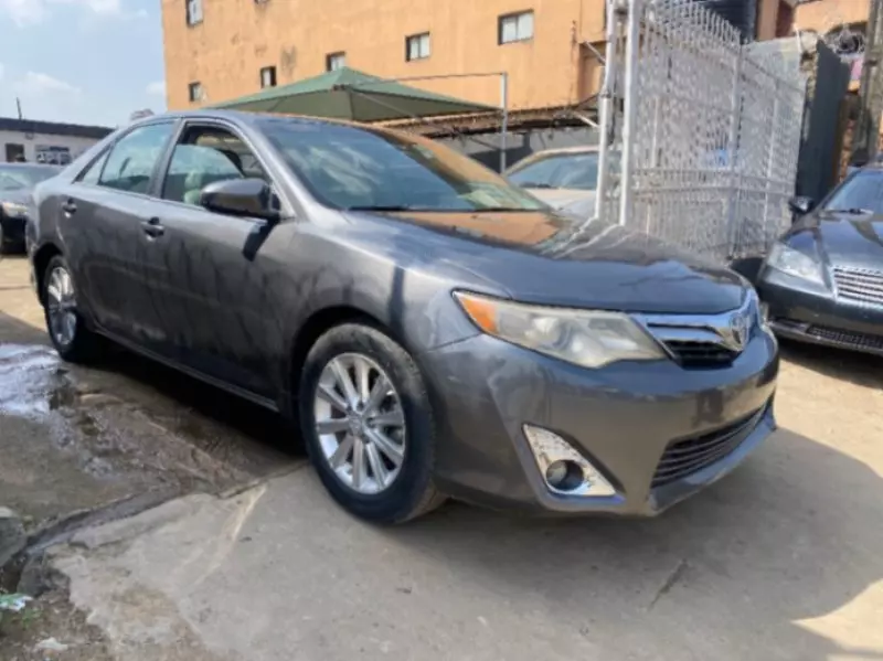 Toyota Camry   - 2012
