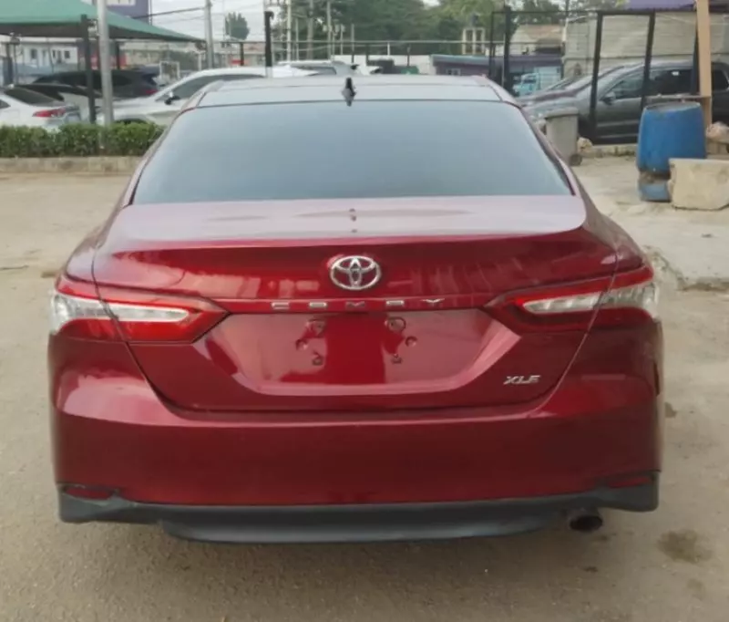 Toyota Camry   - 2018