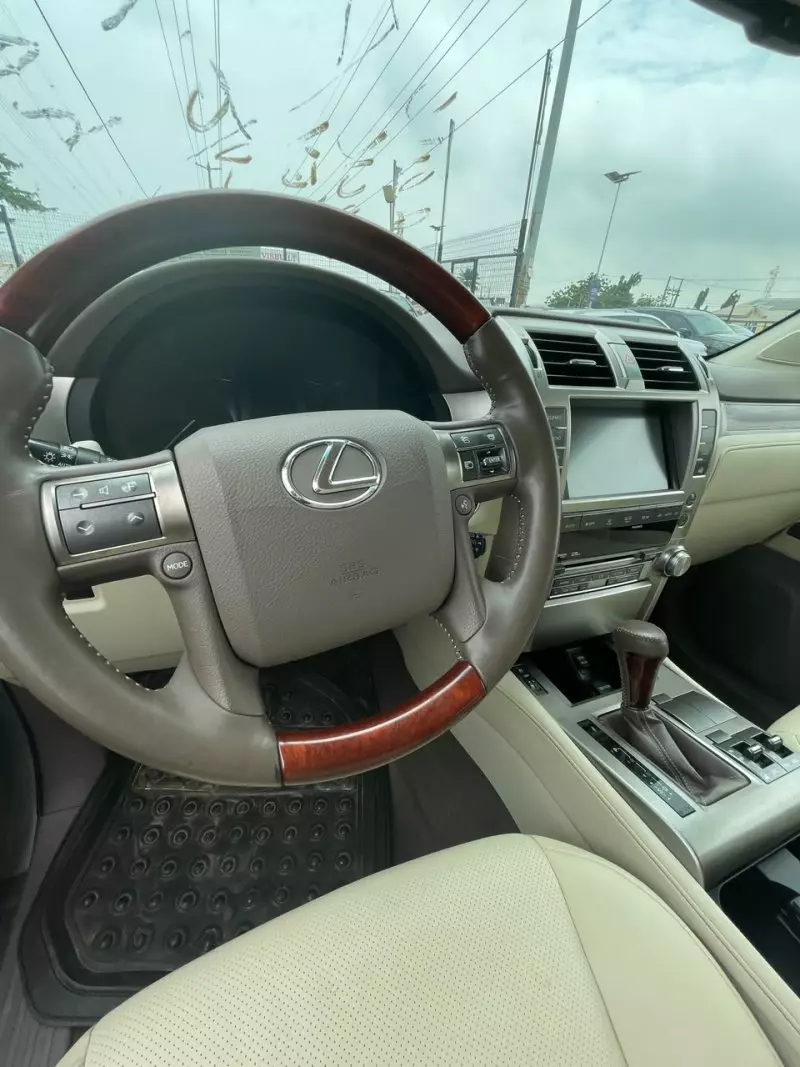 Lexus GX 460 - 2011