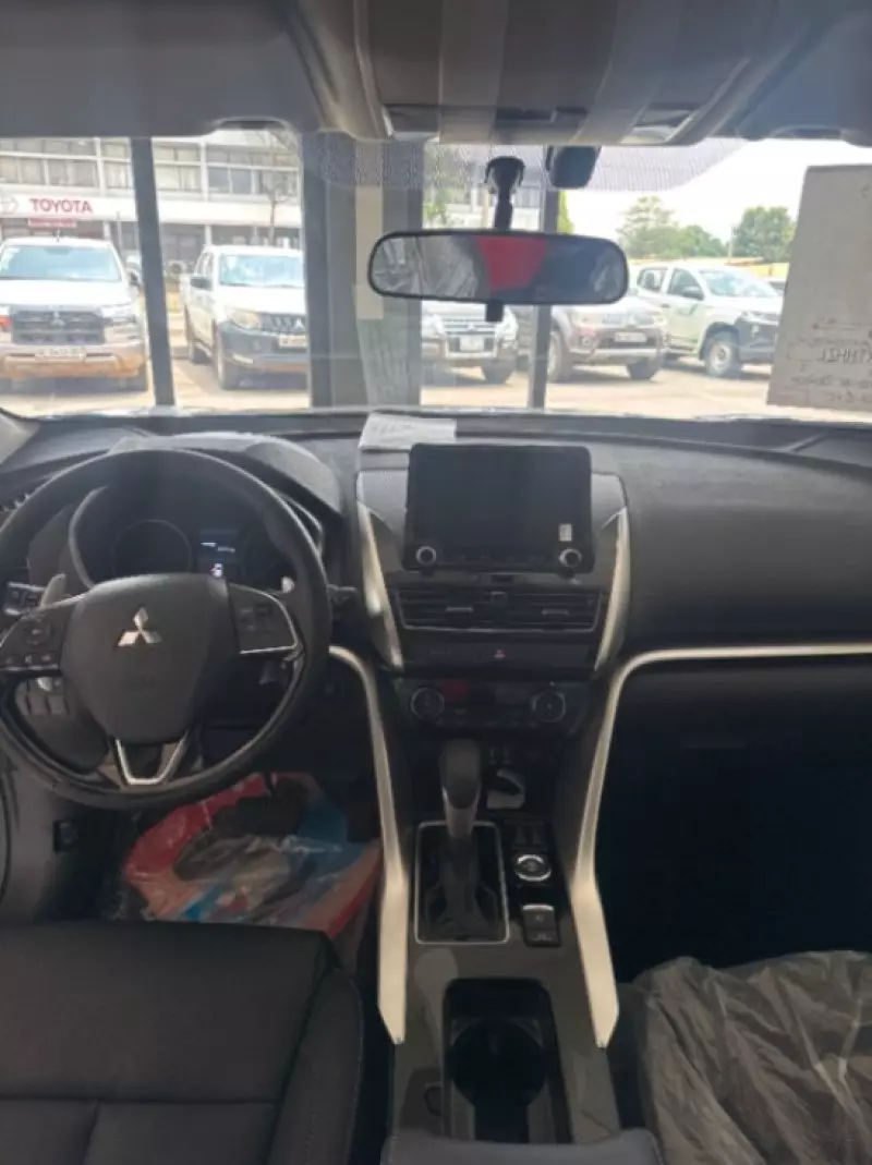 Mitsubishi Eclipse    - 2024
