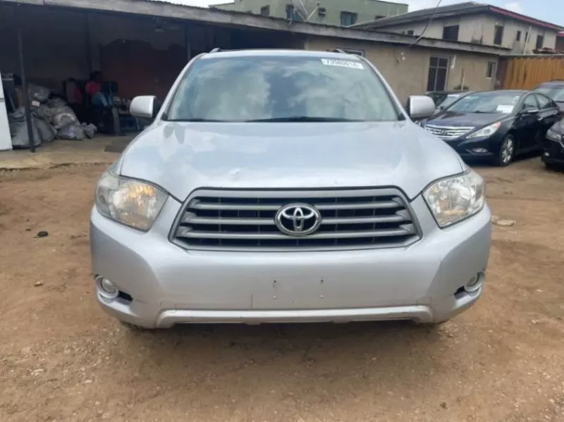 Toyota Highlander   - 2010