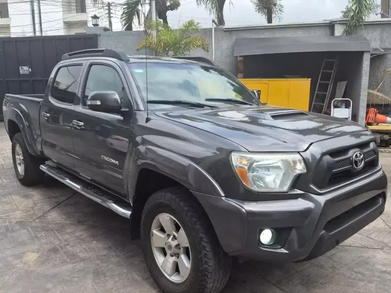 TOYOTA Tacoma - 2015