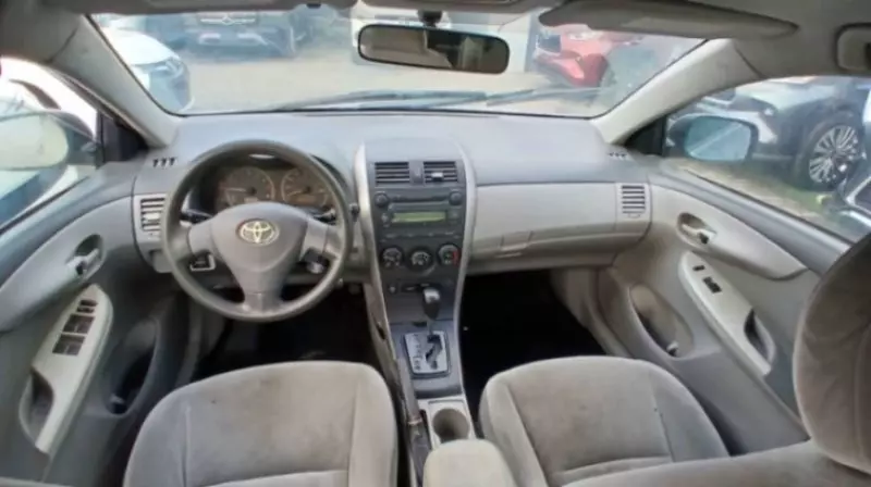 Toyota Corolla   - 2009