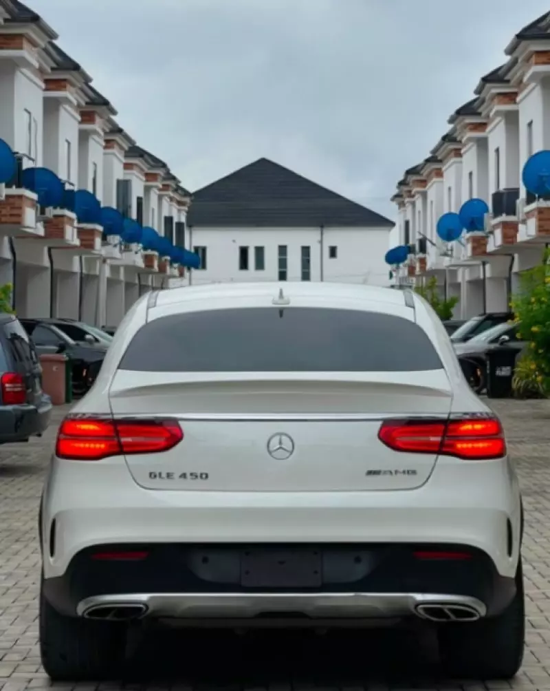 Mercedes-Benz GLE 450 - 2016