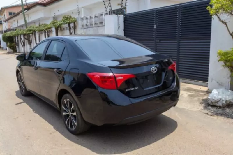 TOYOTA Corolla   - 2018
