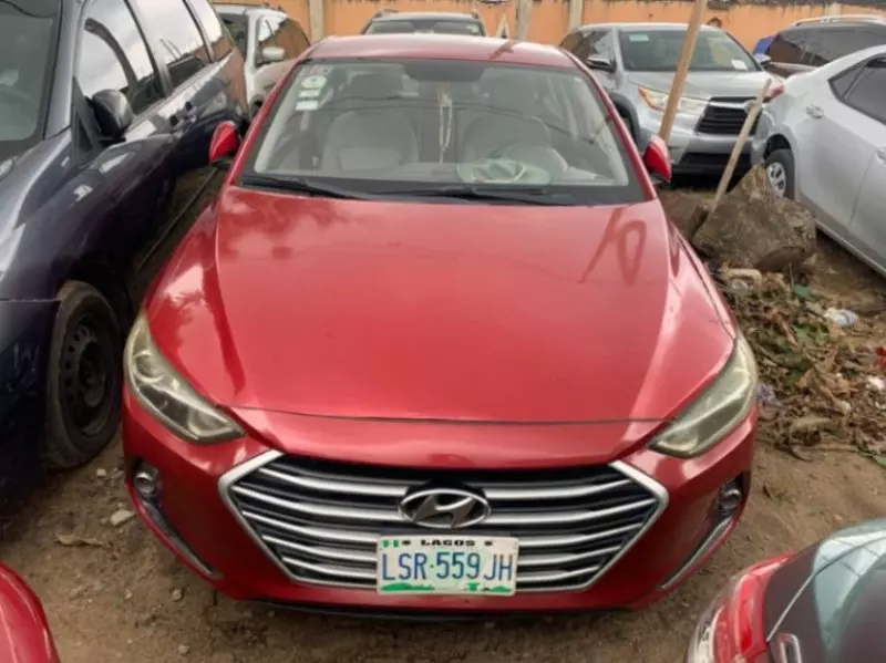 Hyundai ELANTRA 1,6L BVA GLS New   - 2017