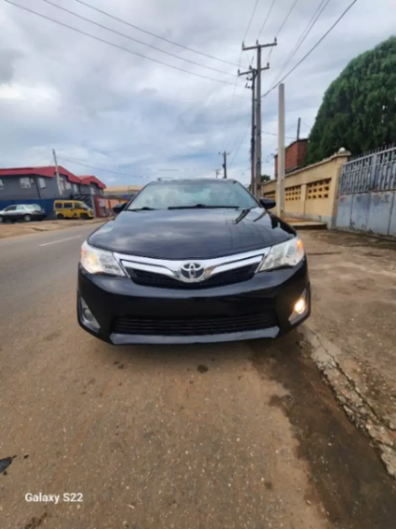 Toyota Camry   - 2014