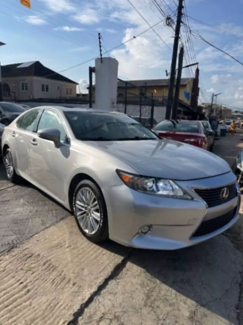 Lexus ES - 2014