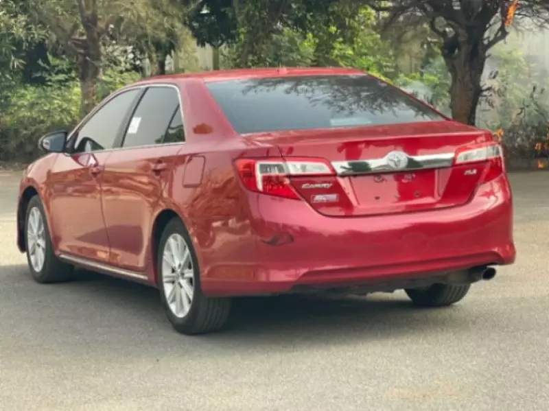 Toyota Camry   - 2014