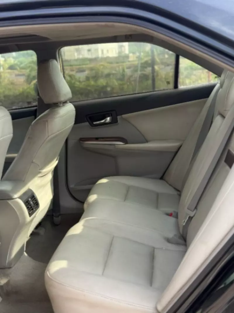 TOYOTA Camry - 2012