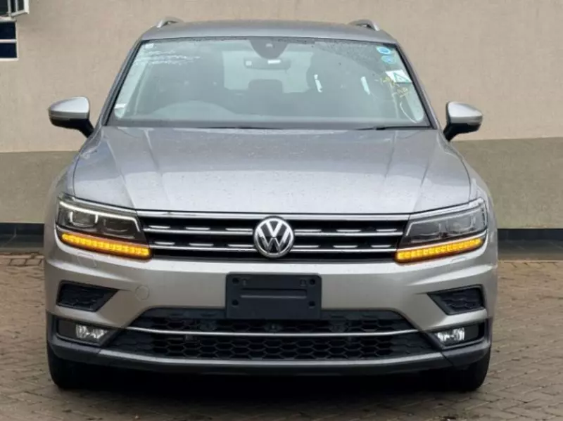Volkswagen Tiguan   - 2014
