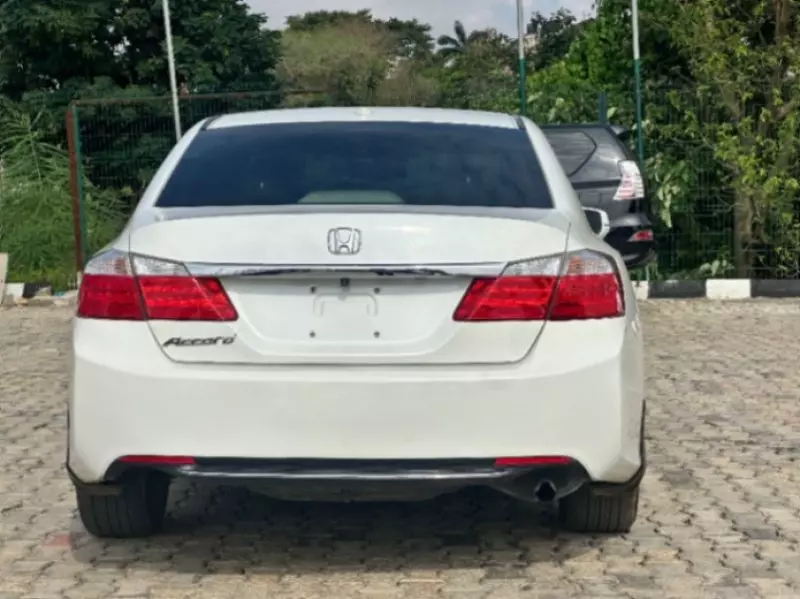 Honda Accord   - 2015