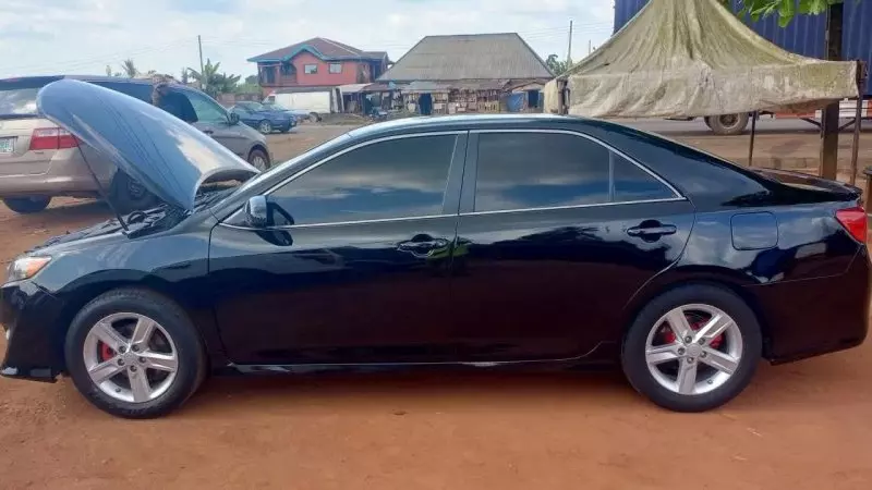 TOYOTA Camry - 2012