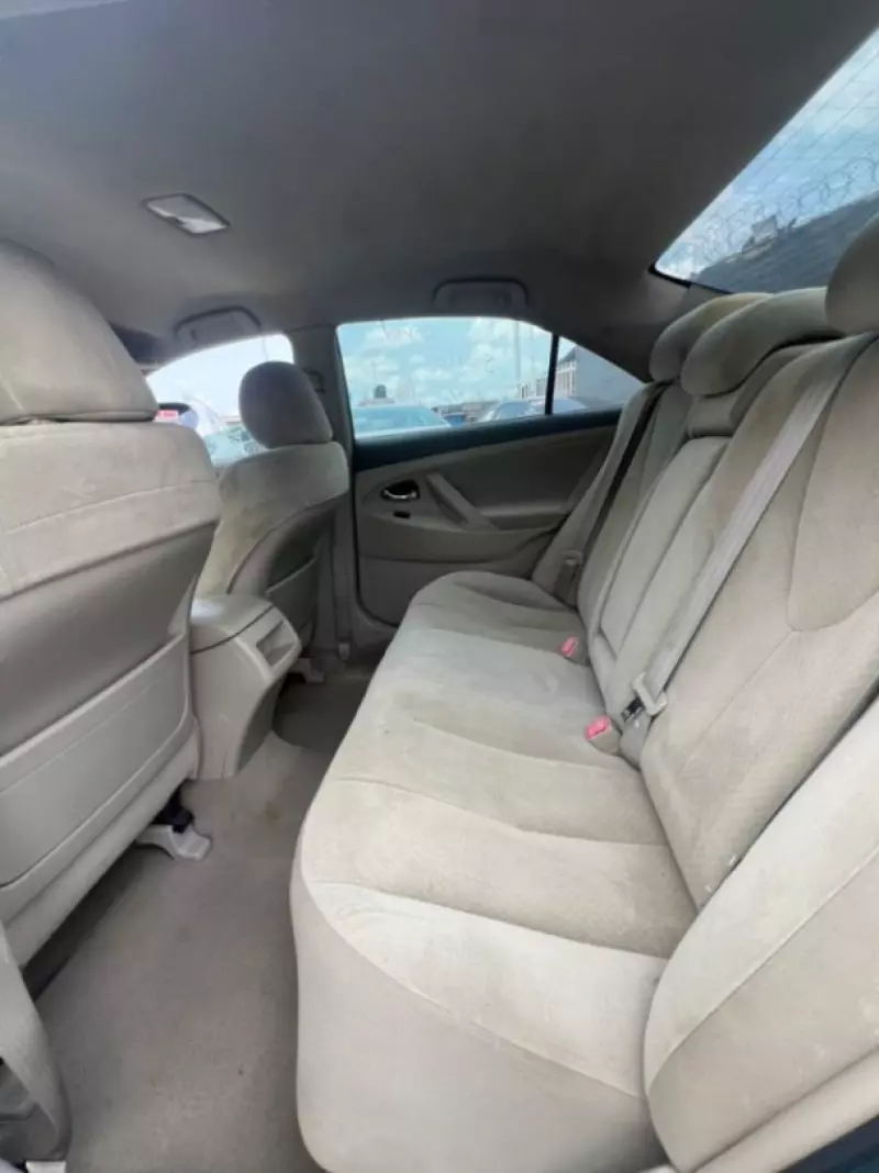 Toyota Camry   - 2009