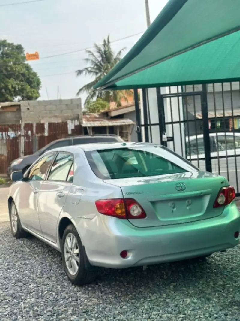 TOYOTA Corolla   - 2010