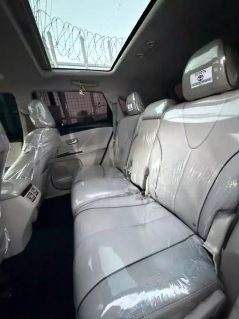TOYOTA Venza   - 2011