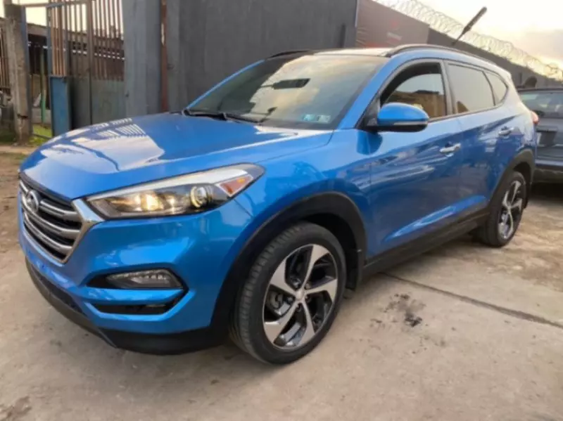 Hyundai Tucson   - 2016