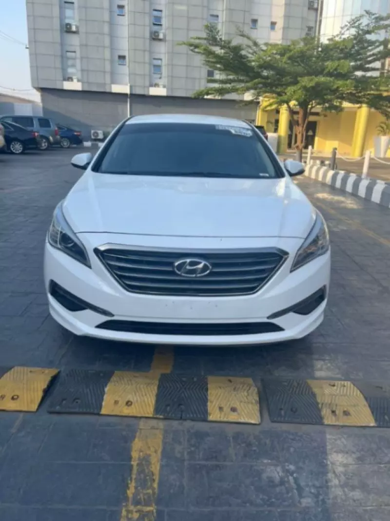 Hyundai Sonata   - 2015